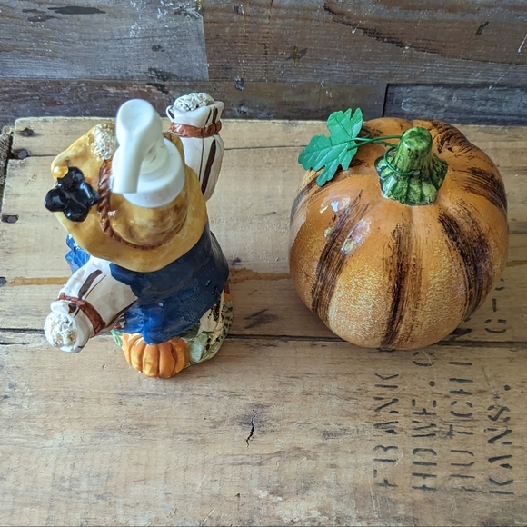 Never Used Fall 2002 Ceramic Scarecrow Soap Dispenser & Ceramic Pumpkin - Picture 4 of 8